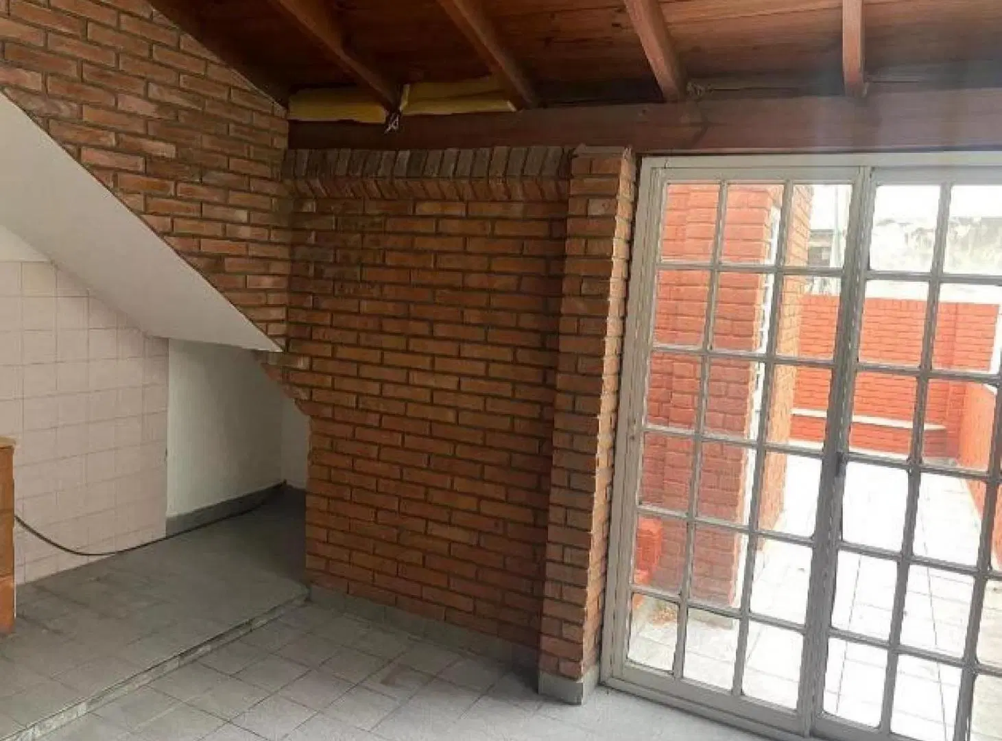 Casa en venta - 4 Dormitorios 2 Baños - 390mts2 - Tres de Febrero 2