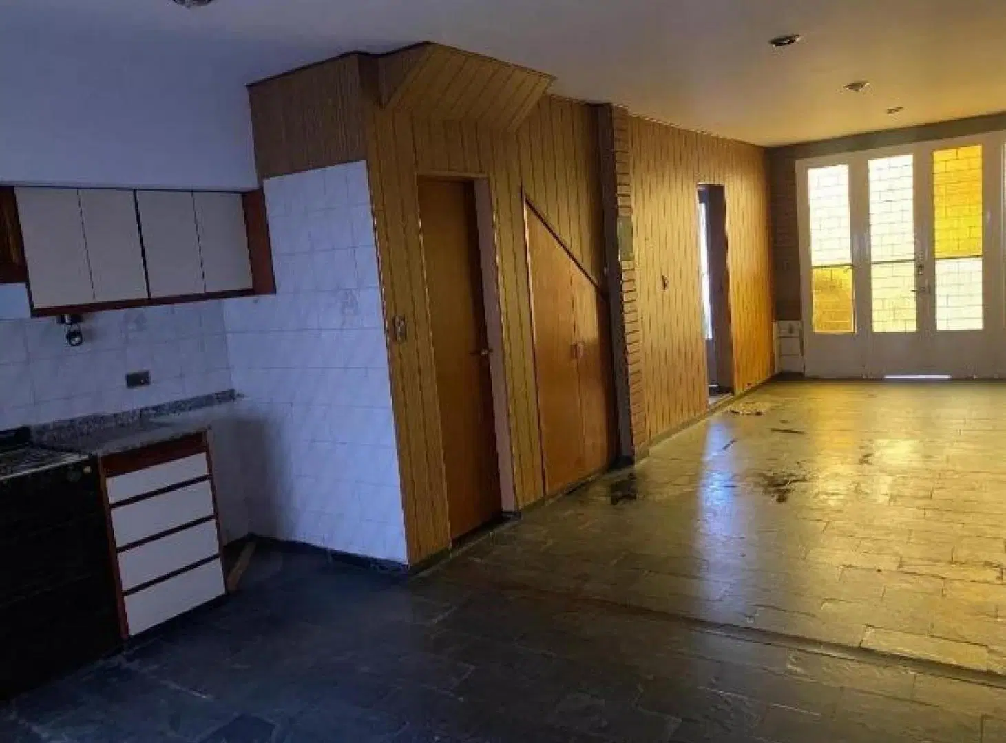 Casa en venta - 4 Dormitorios 2 Baños - 390mts2 - Tres de Febrero 1