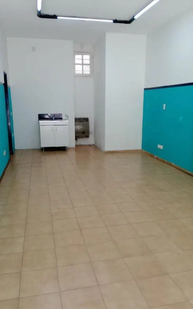 Local en alquiler - 1 Baño - Villa Ortuzar 4