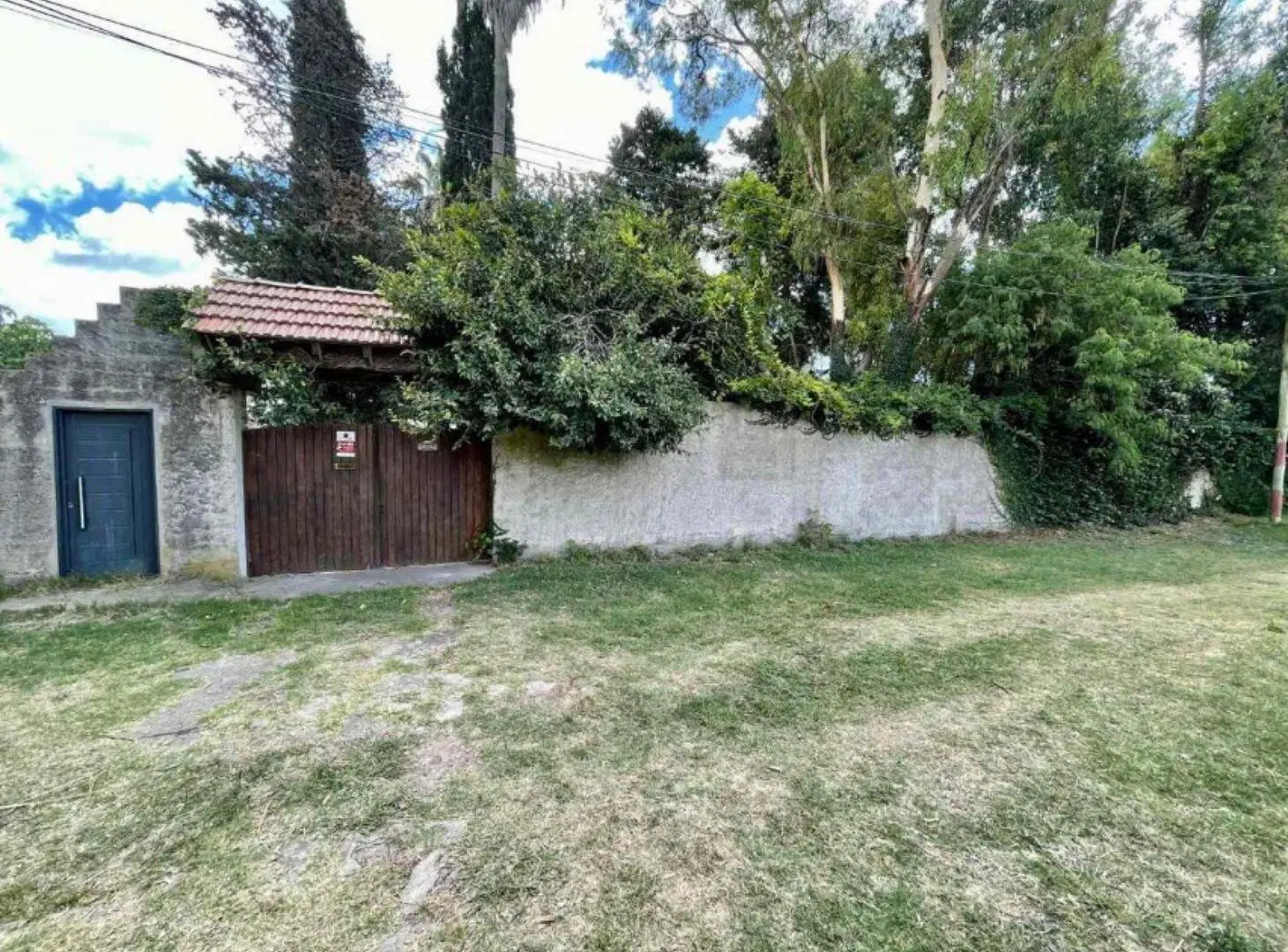 Casa quinta en venta - 3 dormitorios 3 baños - 2200mts2 - Los Hornos 3