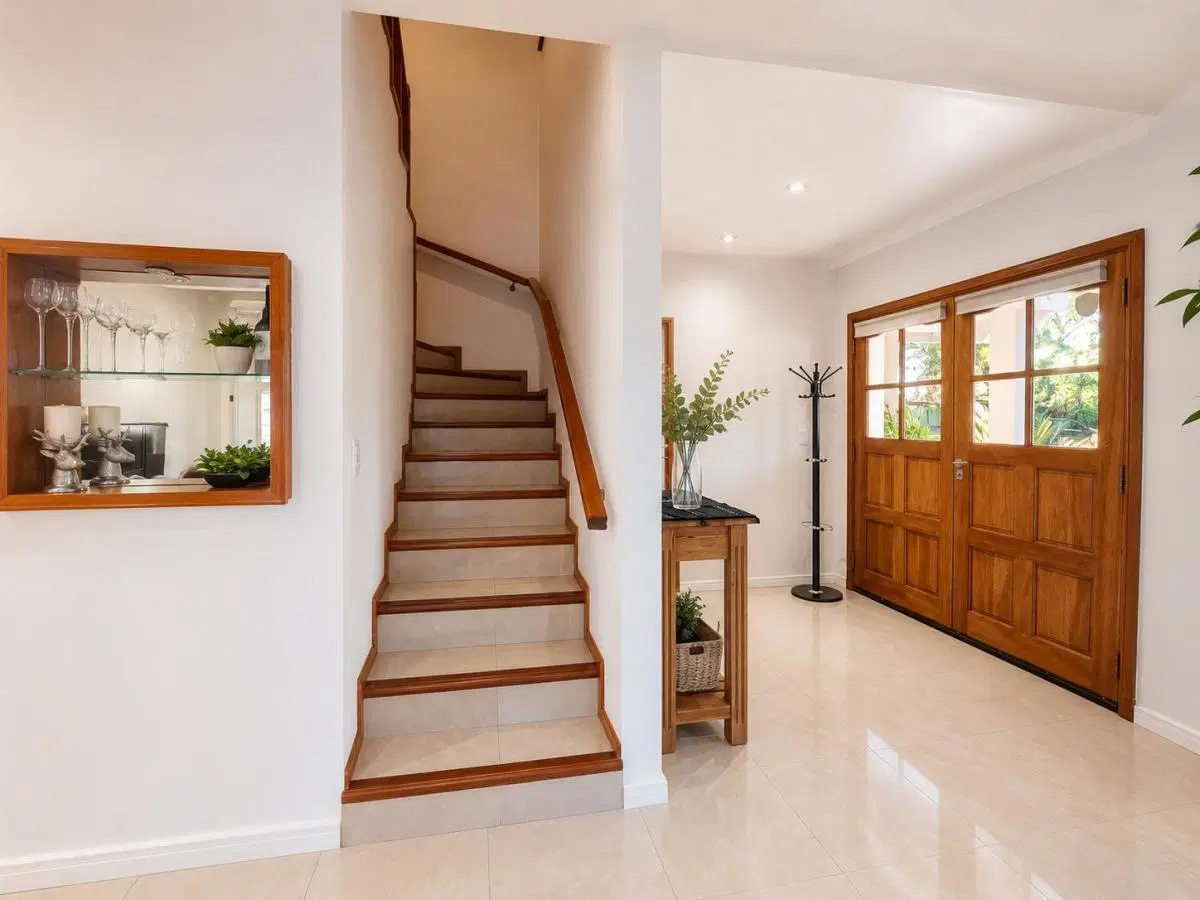 Casa en venta - 5 Dormitorios 4 Baños - San Vicente 2