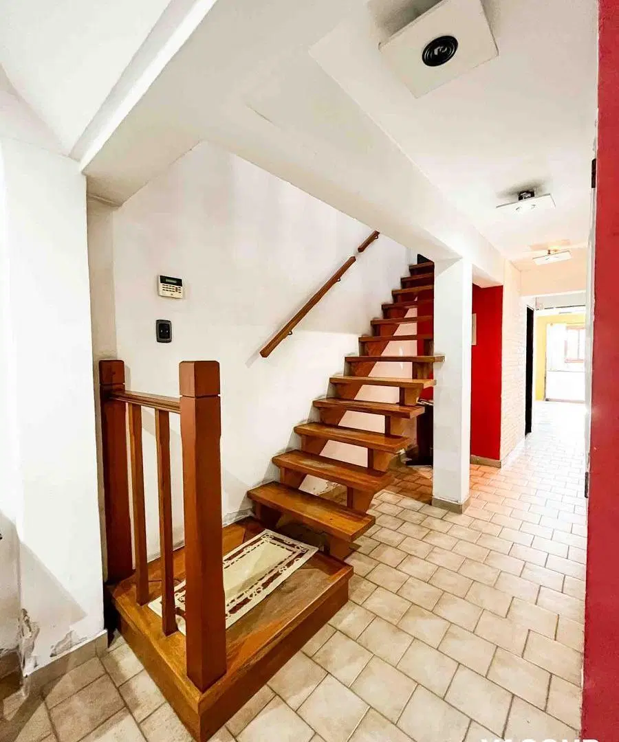 Casa en venta - 3 Dormitorios 3 Baños - 267mts2 - Cochera - Tolosa 8