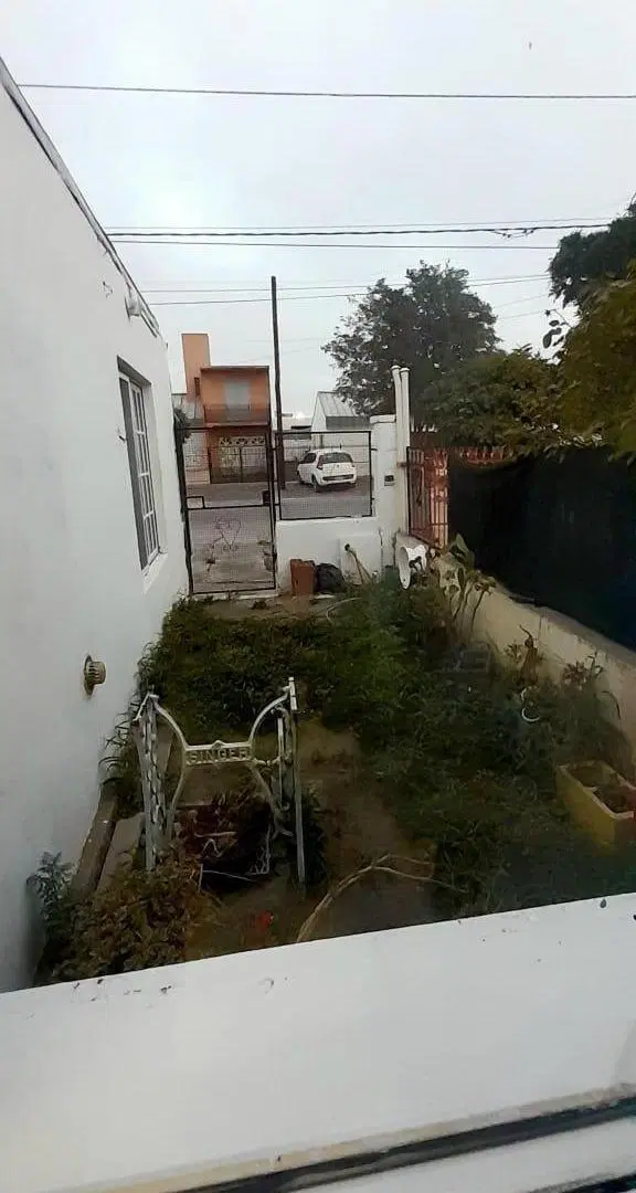 Casa en venta - 3 Dormitorios 1 Baño - Cochera - 200Mts2 - Rawson 5