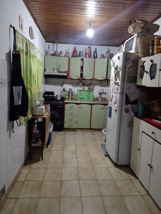 Foto de Casa Multifamiliar en venta - 6 Dormitorios 4 Baños - 209Mts2 - Merlo, imagen 4