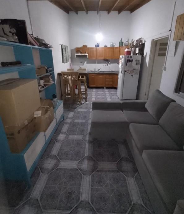 Casa Multifamiliar en venta - 6 Dormitorios 4 Baños - 209Mts2 - Merlo