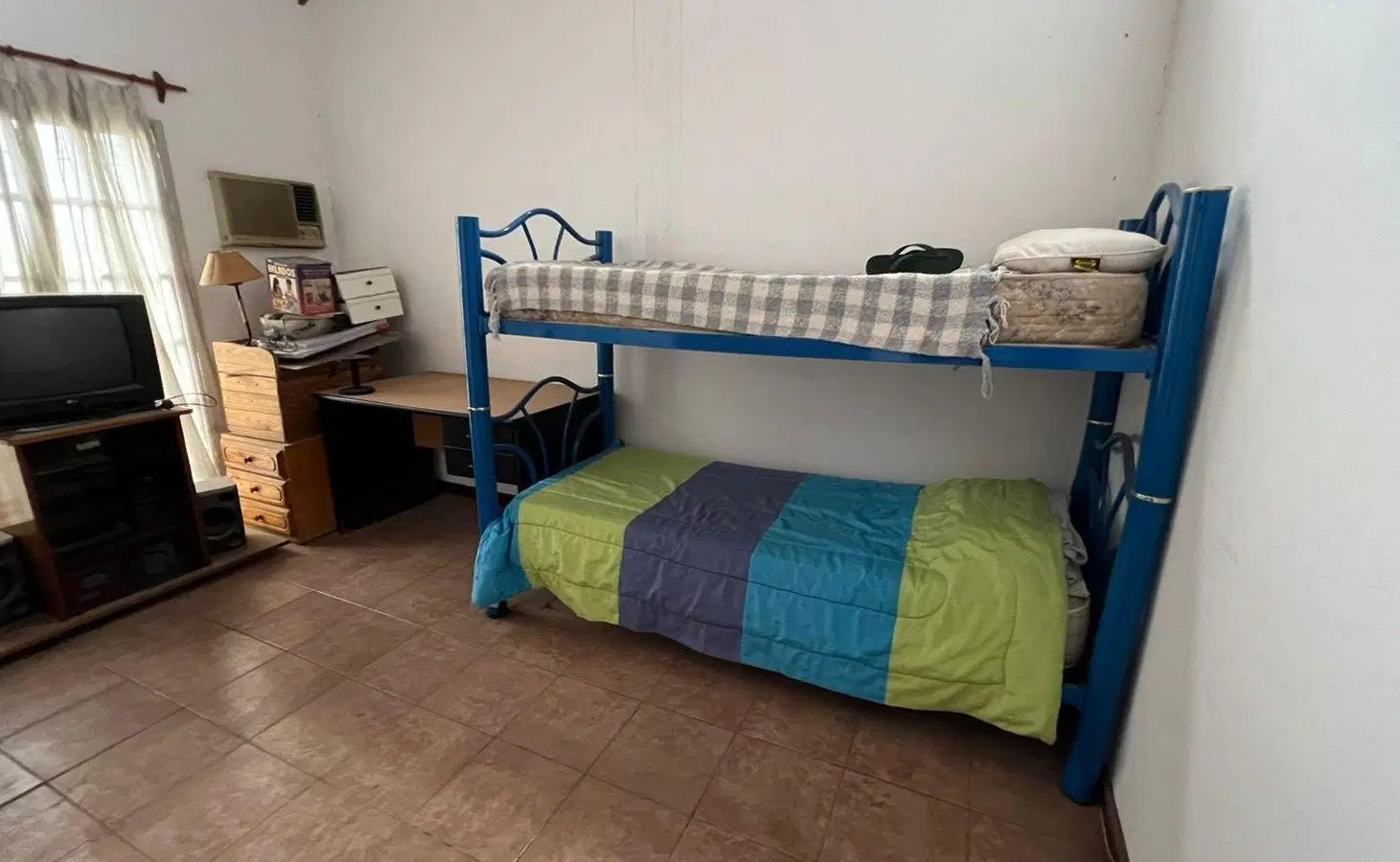 Casa en venta - 3 Dormitorios 2 Baños - Cochera - 291Mts2 - Mercedes 4