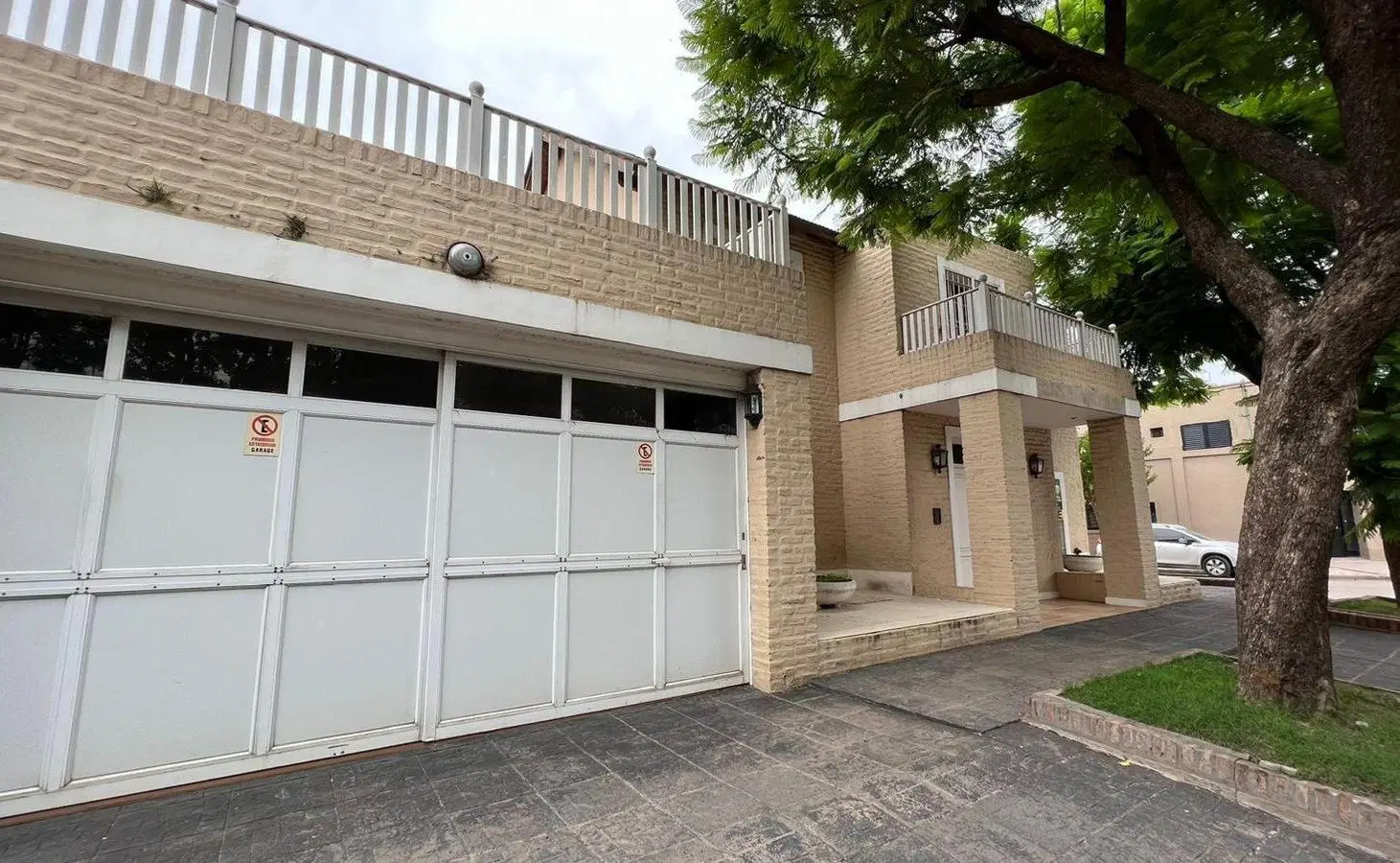 Casa en venta - 3 Dormitorios 2 Baños - Cochera - 291Mts2 - Mercedes 8