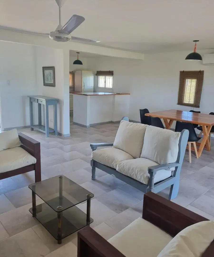 Casa en venta - 2 Dormitorios 1 Baño - Navarro 1