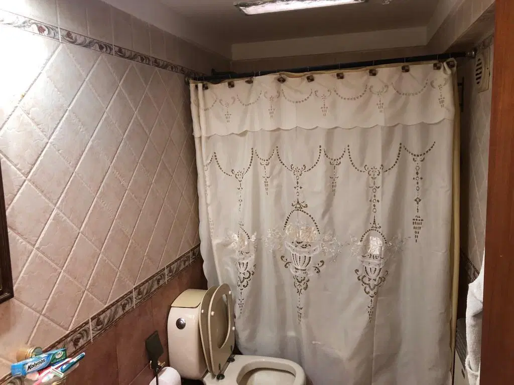 Casa en venta - 3 Dormitorios 3 Baños - Cochera - 1.044Mts2 - Berazategui 4