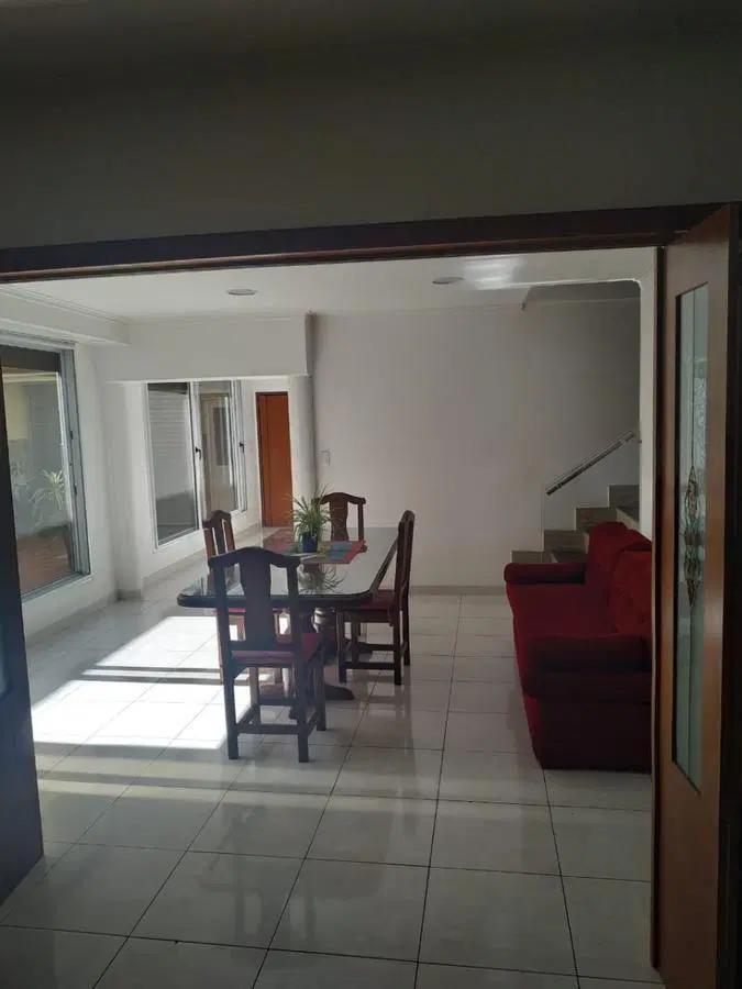 Casa en venta - 4 dormitorios 3 baños patio terraza - 265mts2 - Pompeya 4