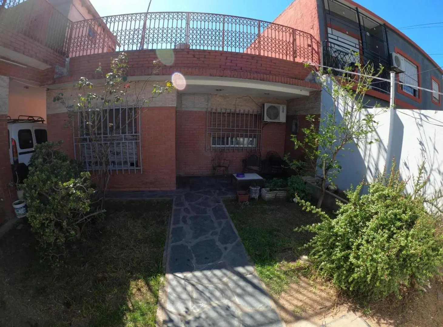 Casa en venta - 3 Dormitorios 2 Baños - 300Mts2 - Rafael Castillo 3