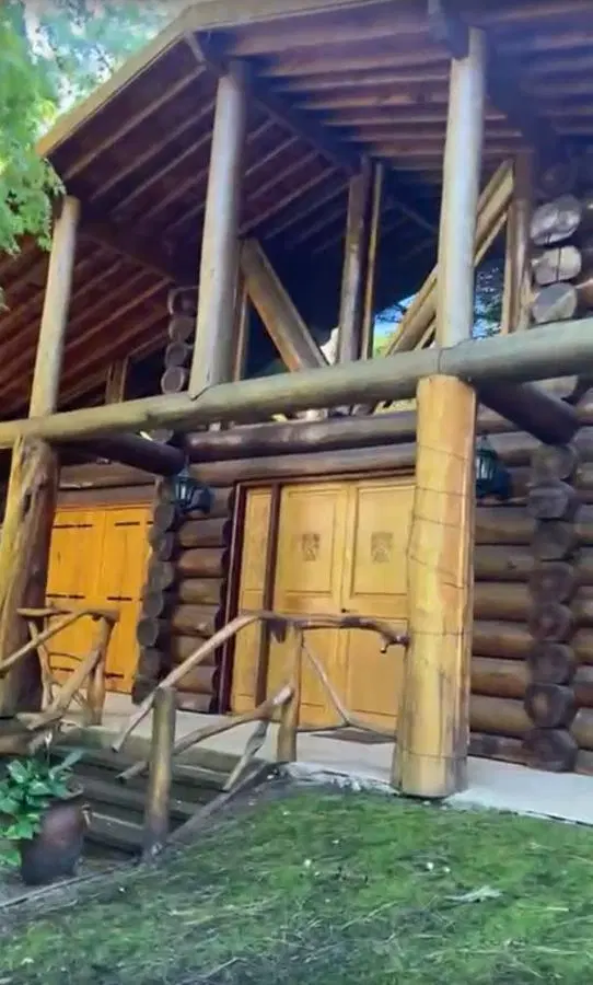 Casa alquiler TEMPORARIO ENERO-3dormitorios -4 baños -1300mts2 totales - Carilo 4