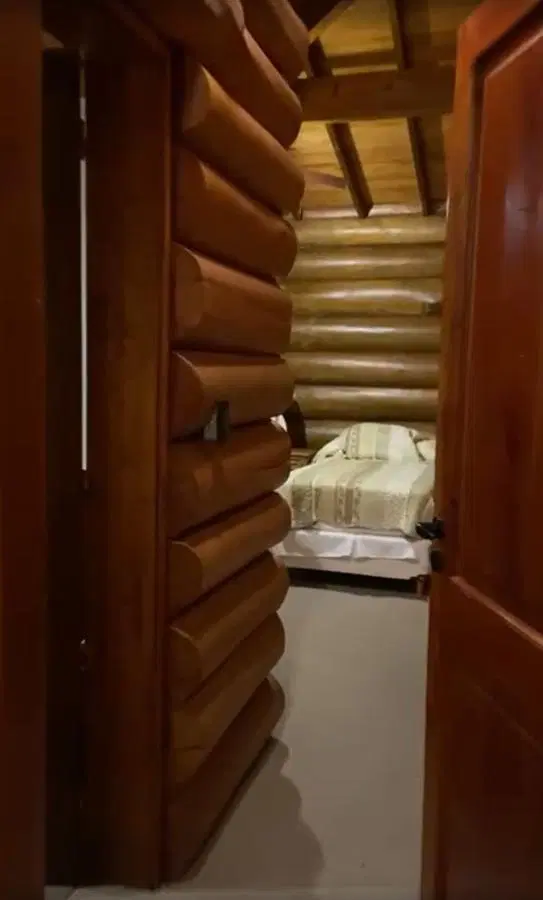 Casa alquiler TEMPORARIO ENERO-3dormitorios -4 baños -1300mts2 totales - Carilo 5