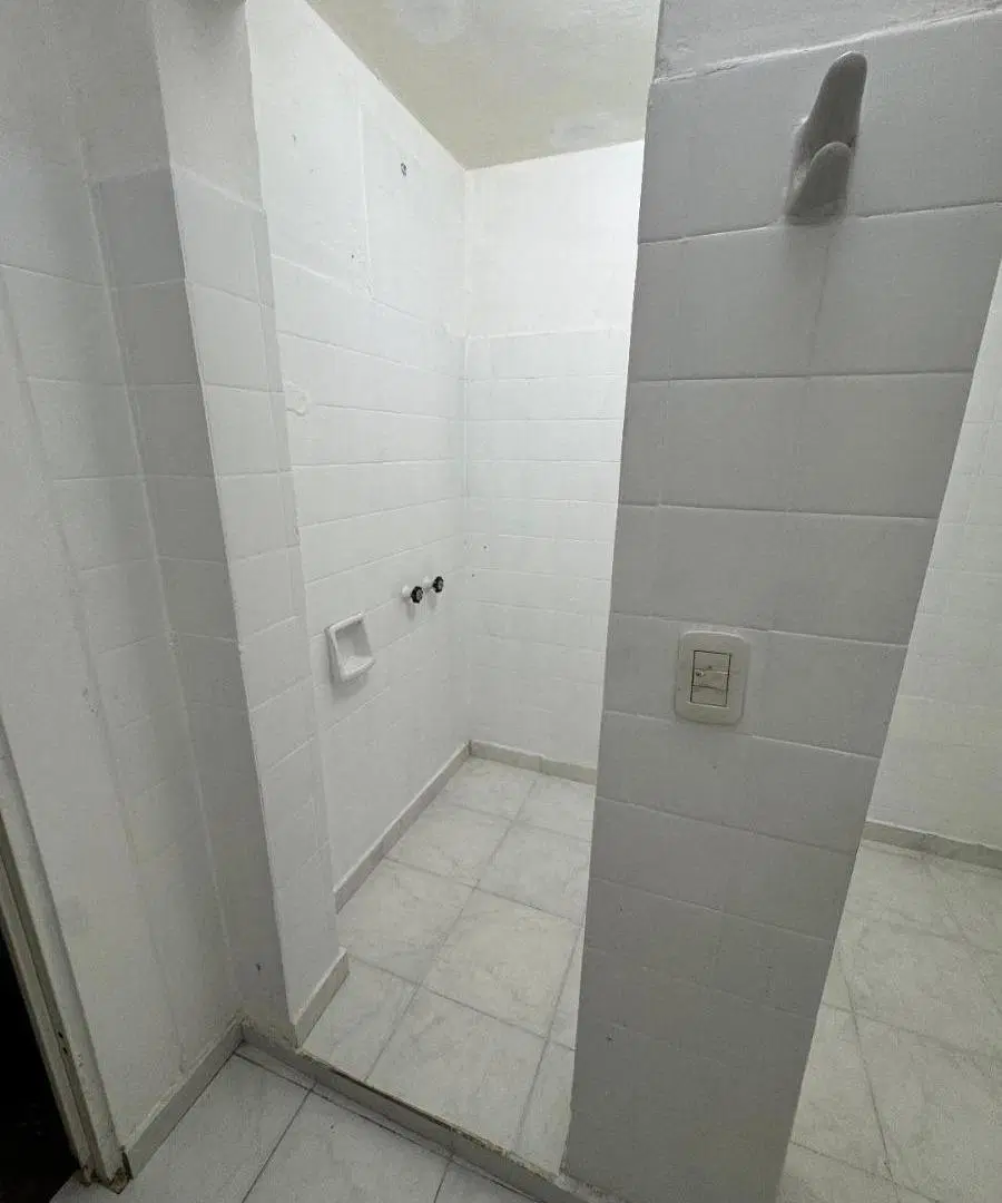 Galpón en venta - 2 Oficinas 3 Baños - 1.000Mts2 - Avellaneda 3