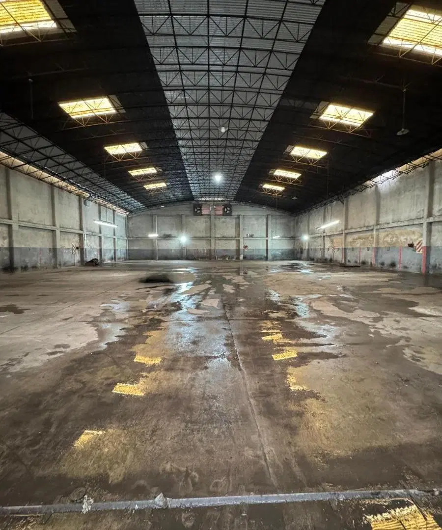 Galpón en venta - 2 Oficinas 3 Baños - 1.000Mts2 - Avellaneda 5