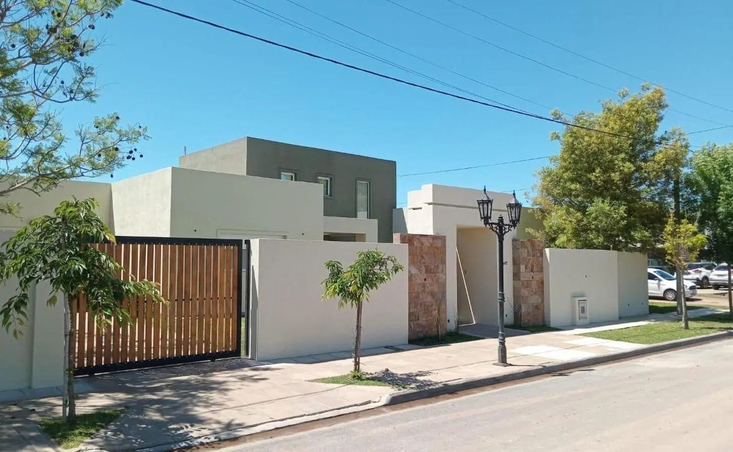 Casa en venta - 3 Dormitorios 3 Baños - Cochera - 910Mts2 - Navarro 3