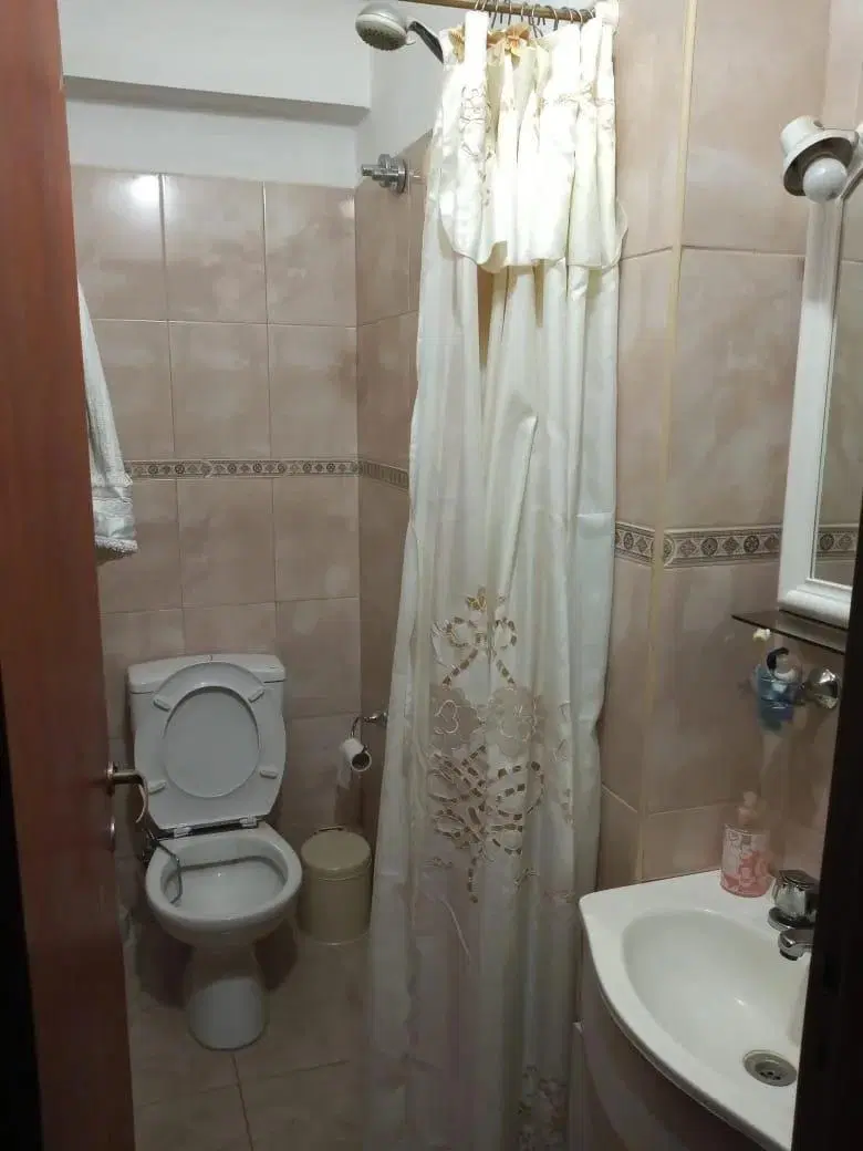 Casa en venta - 5 Dormitorios 5 Baños - Cochera - 300Mts2 - La Falda, Córdoba 4