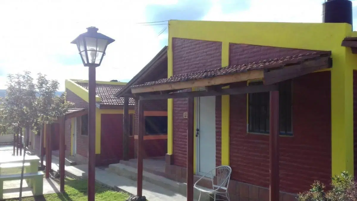 Casa en venta - 6 Dormitorios 2 Baños - Cocheras - 890Mts2 - Tanti, Córdoba 2