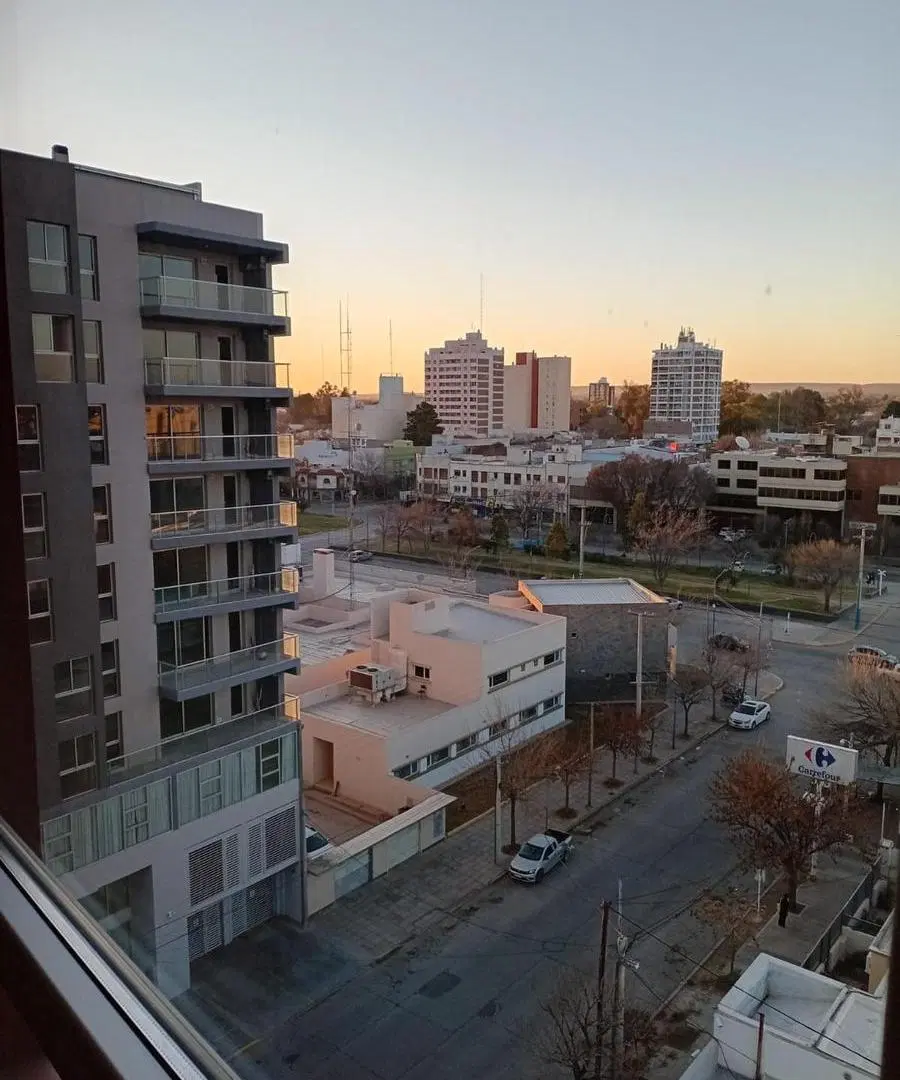 Departamento en venta - 2 Dormitorios 2 Baños - General Roca 2