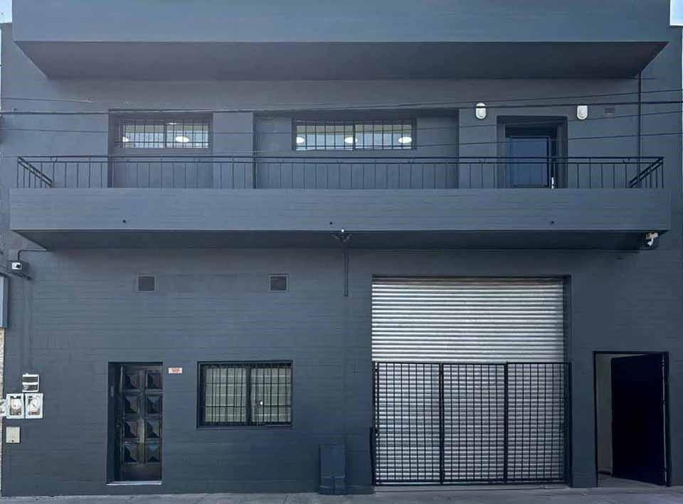 Depósito en venta - Oficinas - Baños - 640Mts2 - 3 de Febrero