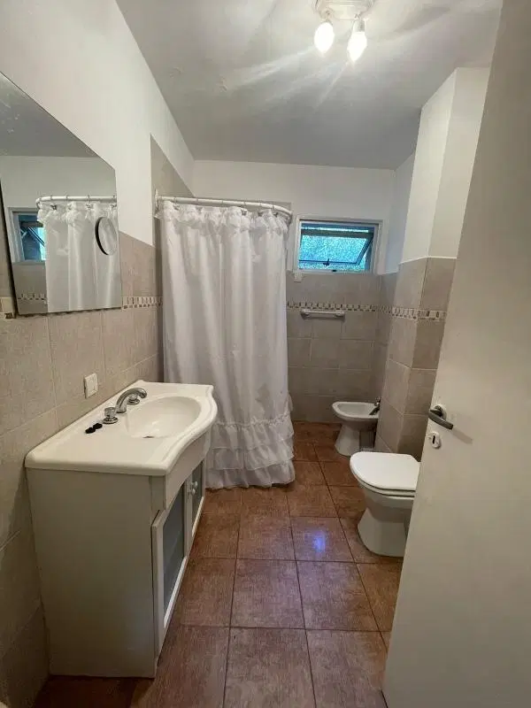 Casa en venta - 3 Dormitorios 2 Baños - 85Mts2 - Mar Azul 2