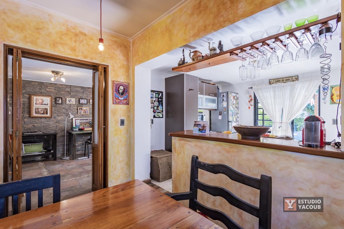 Foto de Casa venta - 4 dormitorios 2 baños - cocheras - pileta - 150Mts2, imagen 3