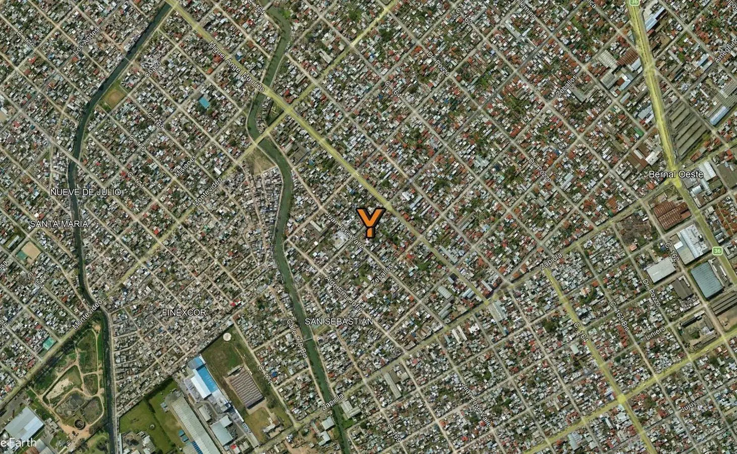 Casa en venta - 3 Dormitorios 2 Baños 4 Cocheras - 500Mts2 - Bernal Oeste 3