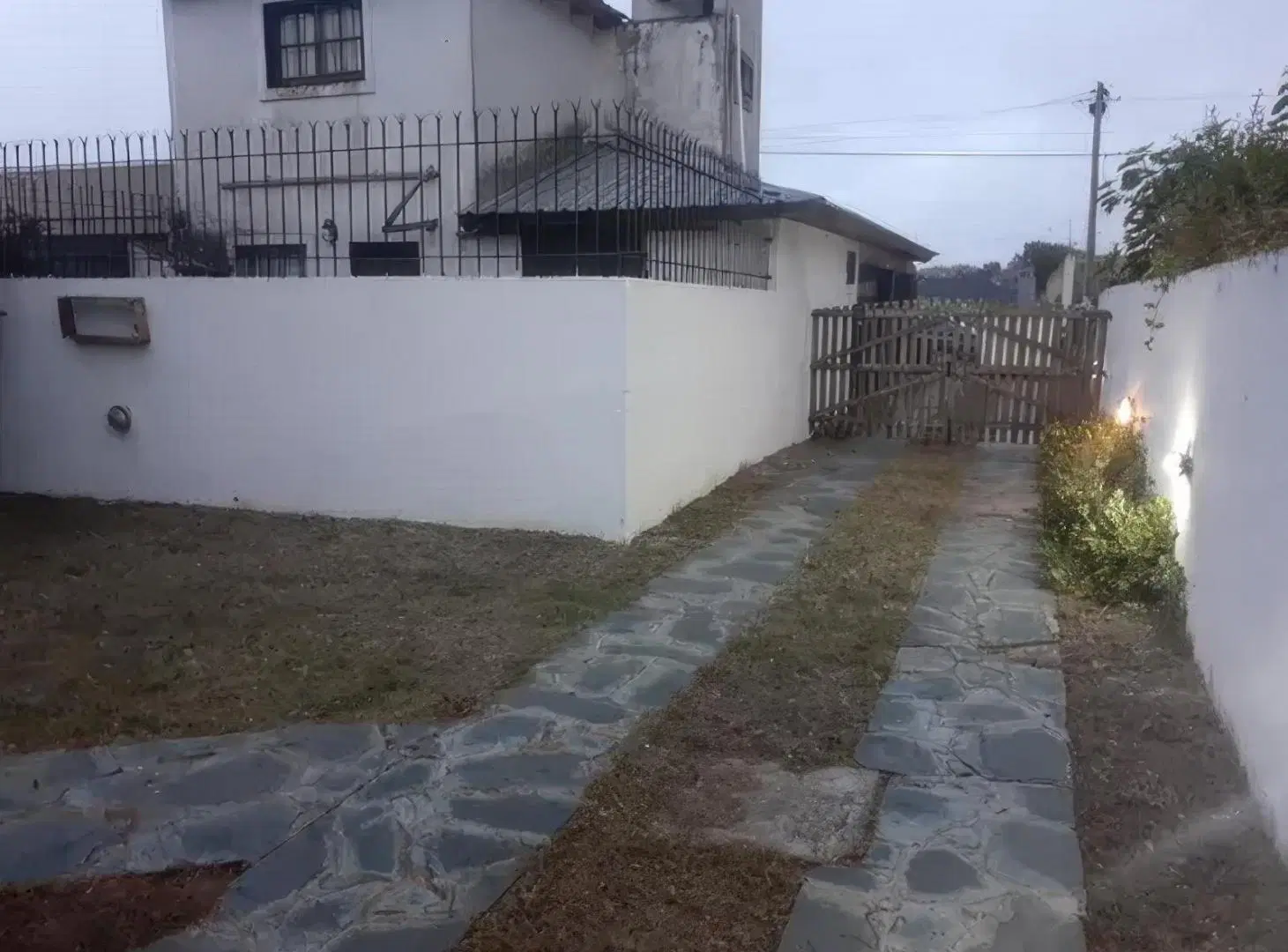 Departamento en venta - 3 Dormitorios 2 Baños - Cochera - 228Mts2 - Las Toninas 2
