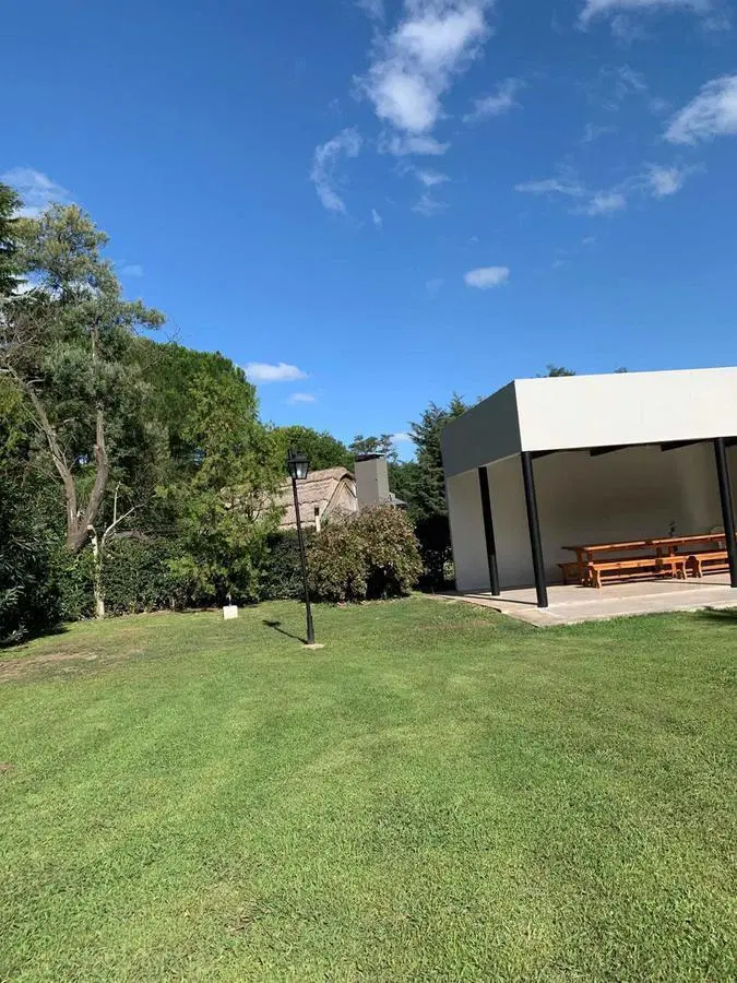 Quinta en venta - 3 dormitorios 3 baños - 200mts2 - Bragado 8