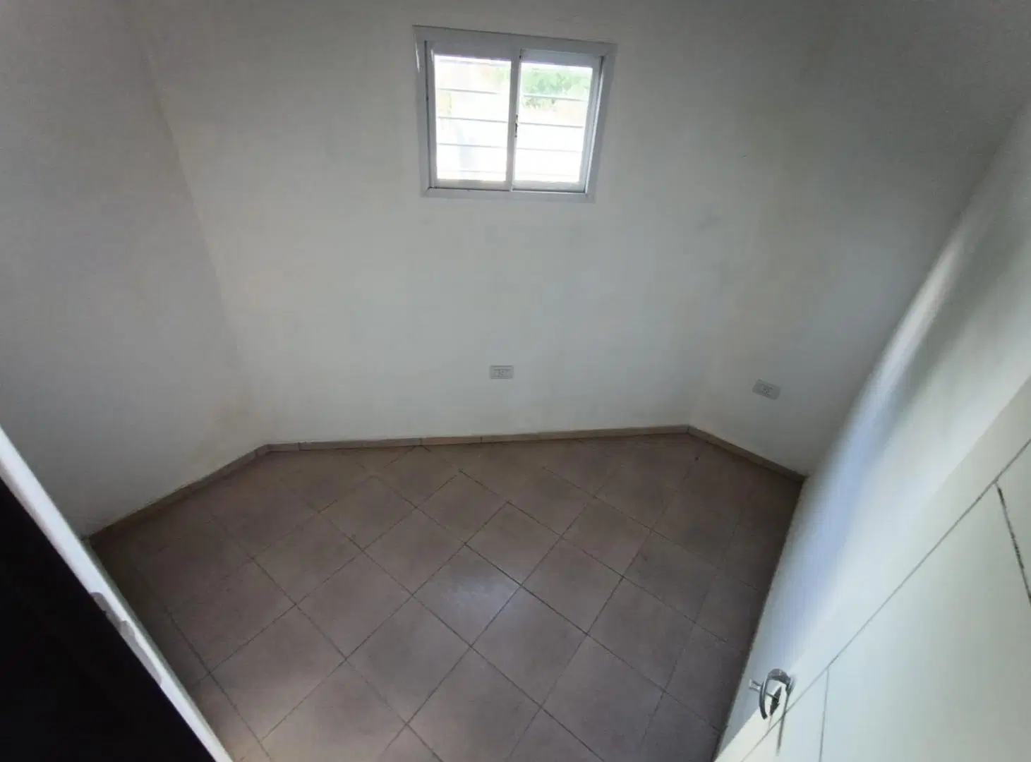 Casa en ph - venta - 2 dormitorios 1 baño - patio y cochera - 60mts2 - City Bell 3