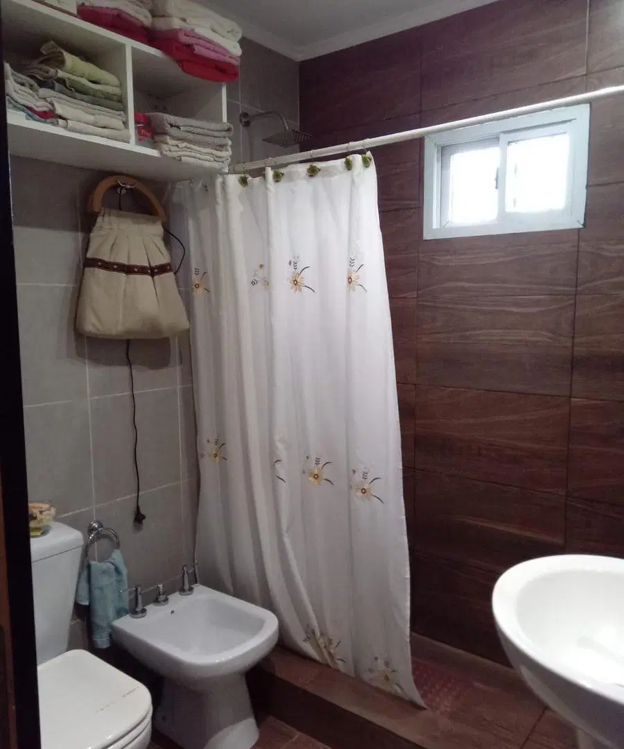 Casa en venta - 2 Dormitorios 1 Baño - Cochera - 300Mts2 - Villa Parque Sicardi, La Plata 4