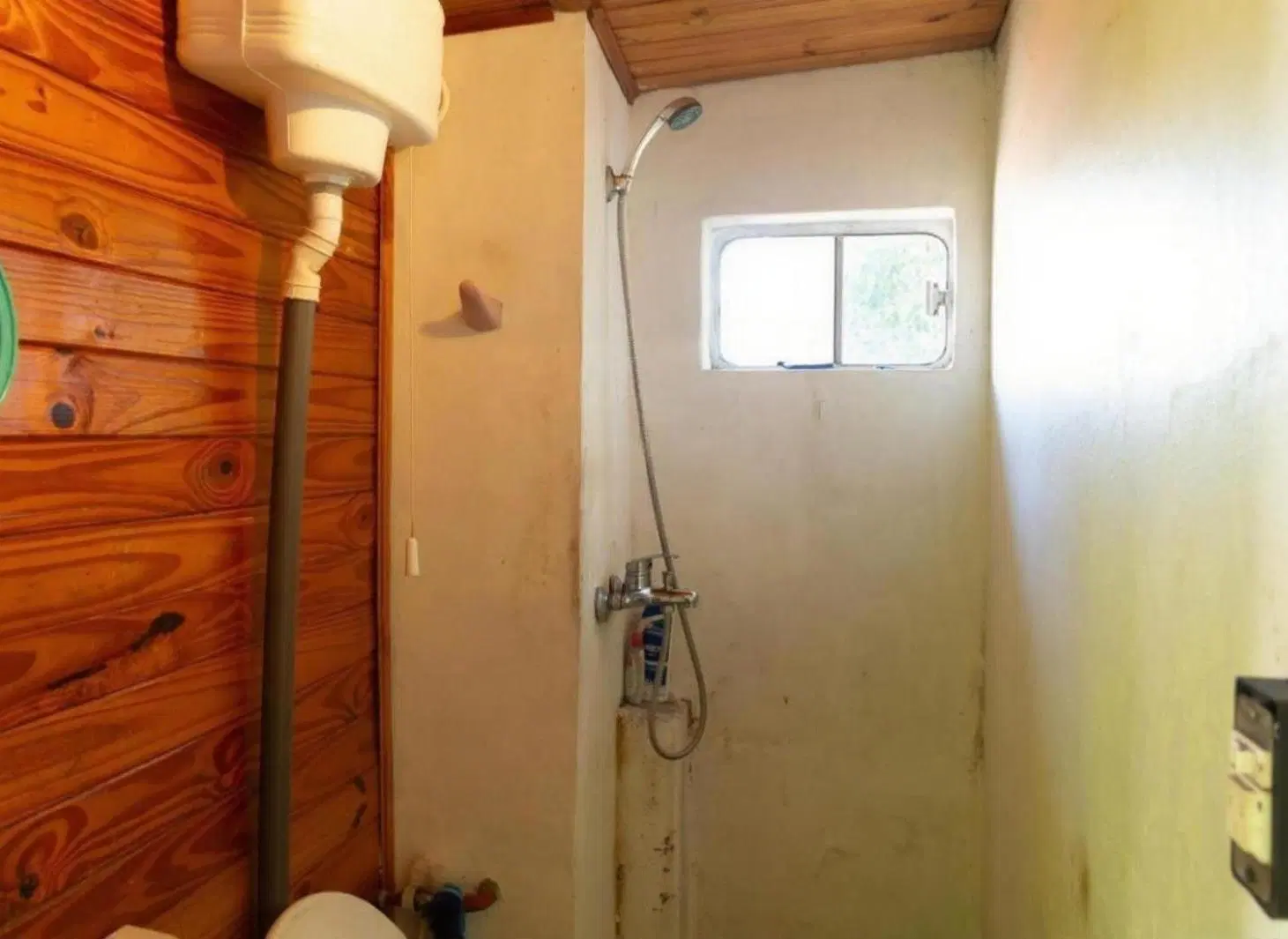 Casa multifamiliar en venta - 2 Dormitorios 1 Baño - Caseros 4