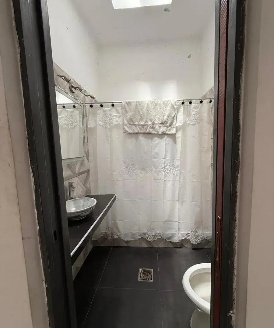 Casa en alquiler - 3 Dormitorios 1 Baño - Lanús 3
