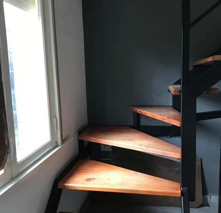 Casa en venta - 5 Dormitorios 3 Baños 1 Cochera - 225Mts2 - Merlo 2