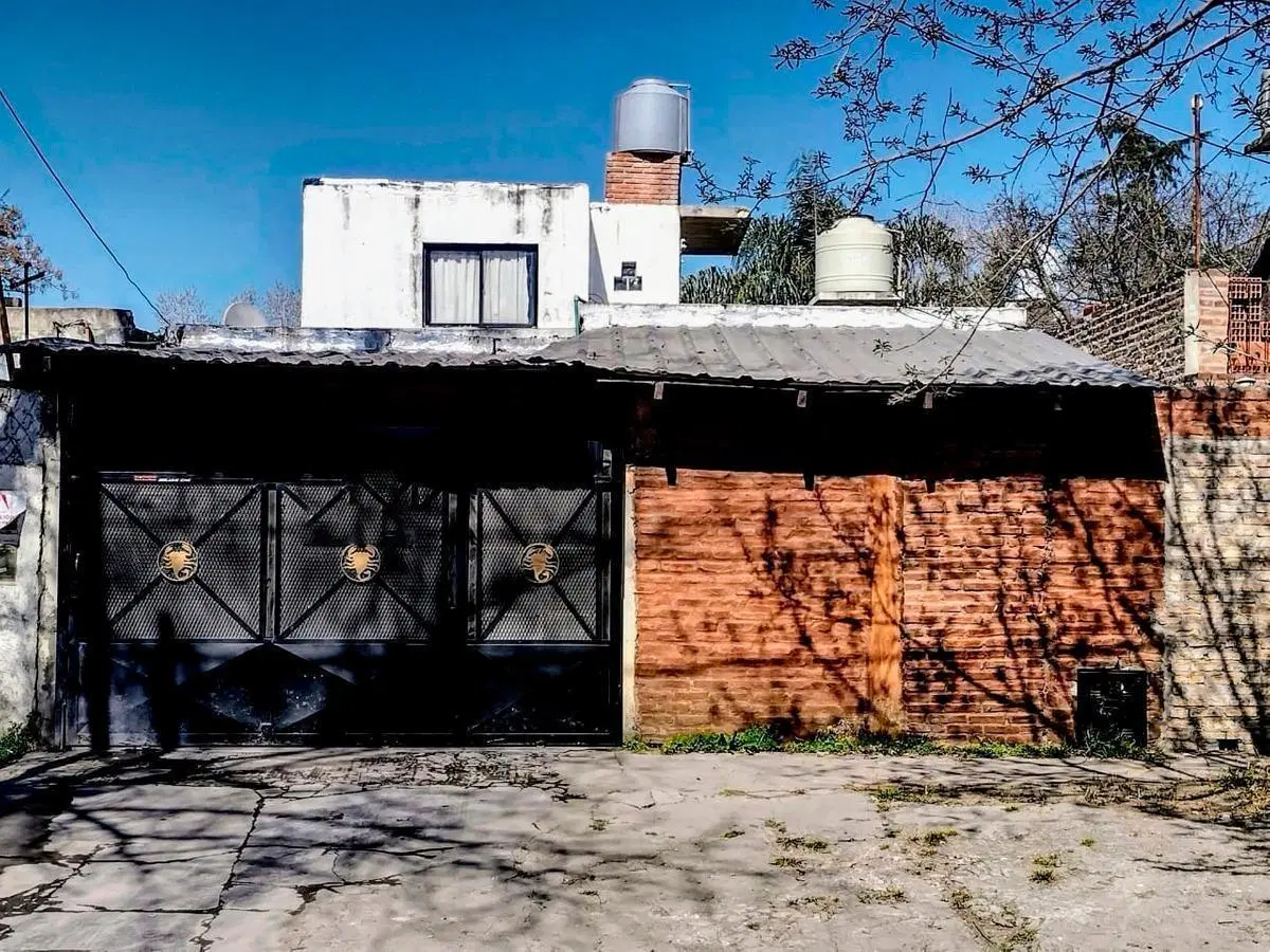Casa en venta - 4 dormitorios 3 baños - 112mts2 - Glew 1