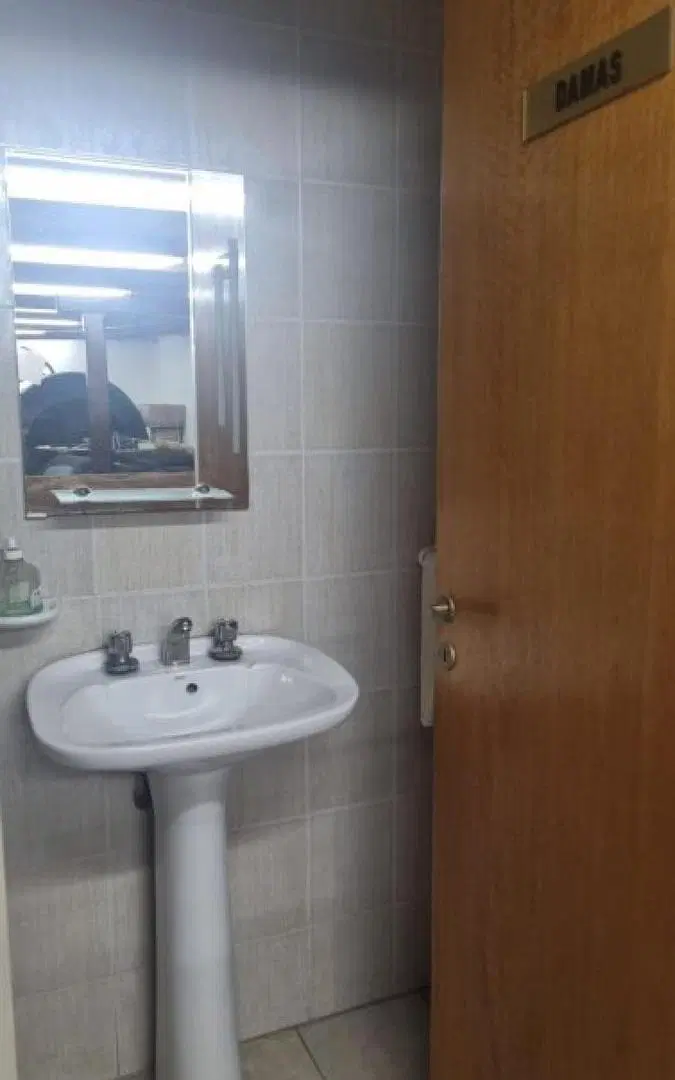 Edificio Comercial en venta - 2 Dormitorios 4 Baños - Lomas de Zamora 2