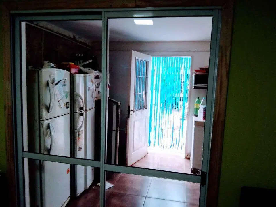 Casa venta - dos dormitorios 1 baño - 200mts2 totales - Berisso 3