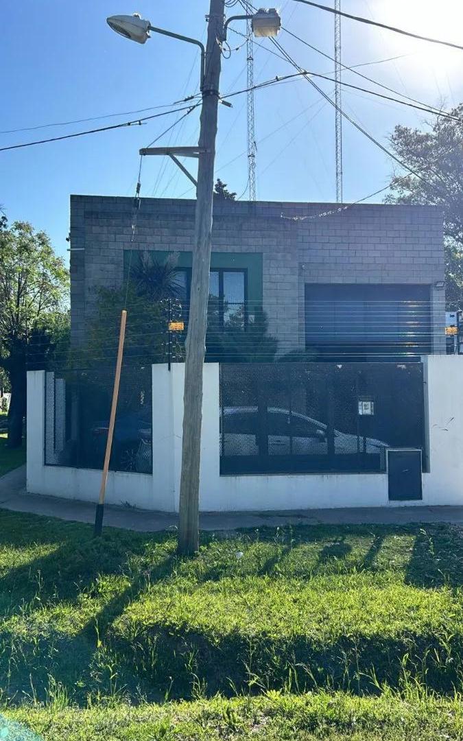 Depósito en venta - 7 Oficinas - Depósito - Baños - 1.147Mts2 - Moreno