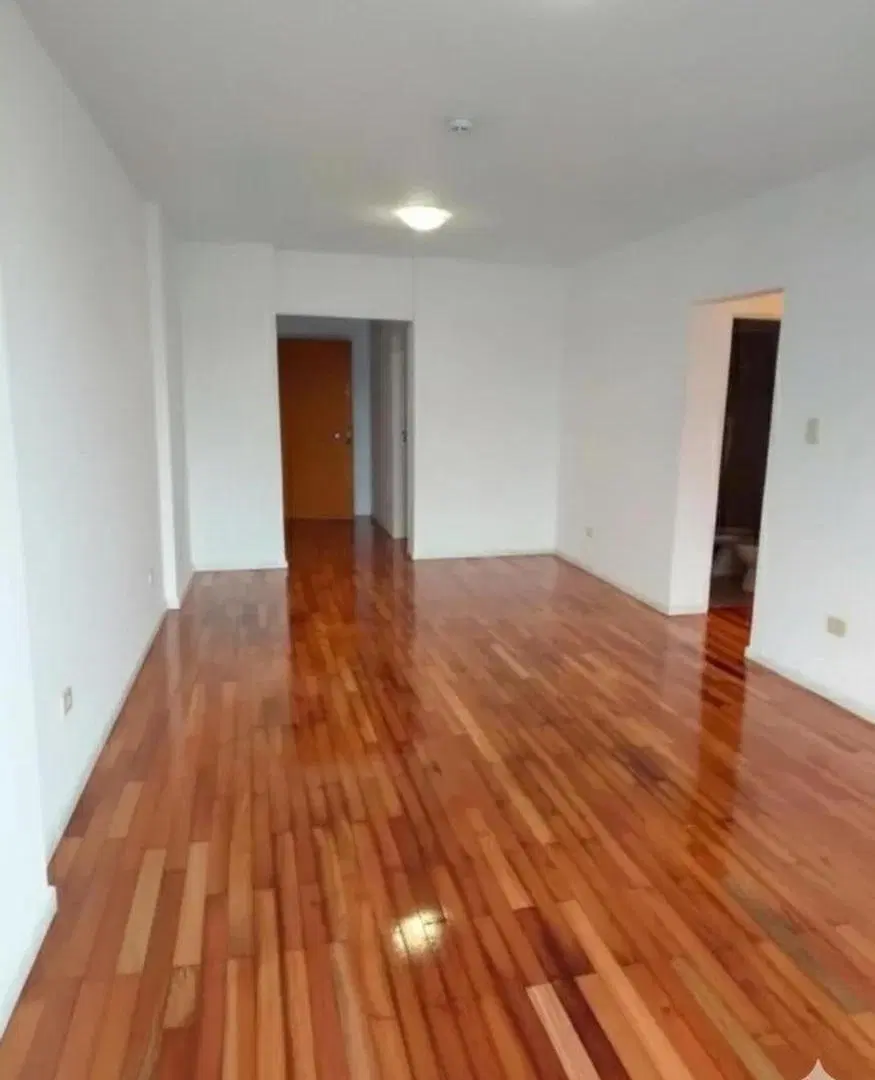 Departamento en venta - 3 Dormitorios 2 Baños - Parque Patricios 2