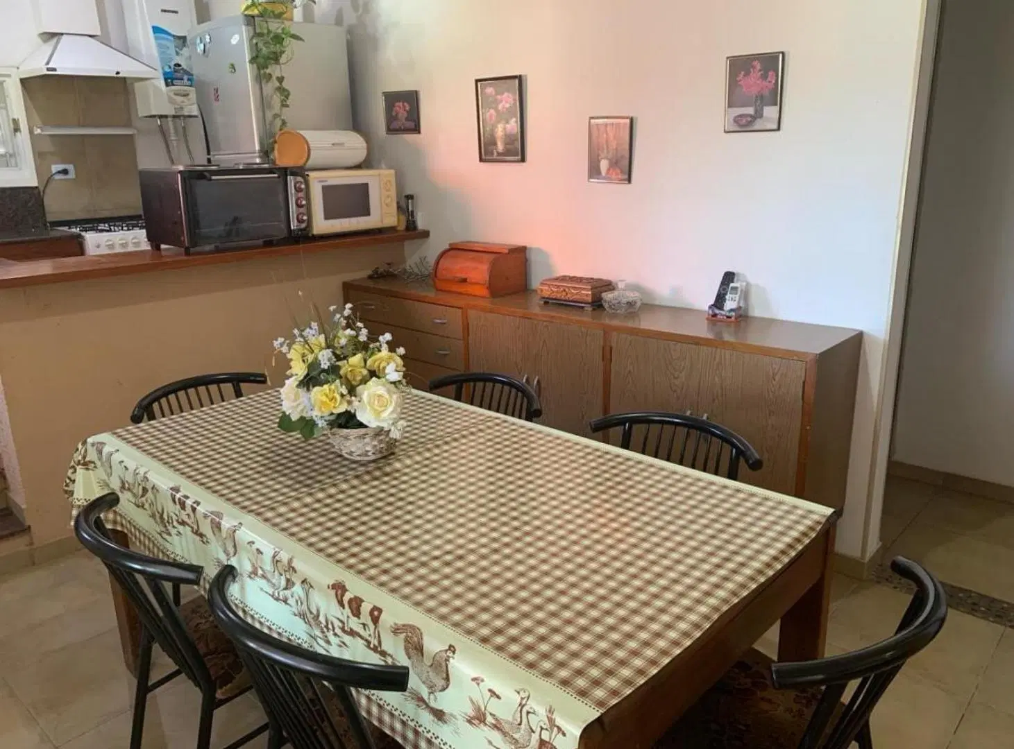 Casa en venta - 4 Dormitorios 3 Baños - Villa Carlos Paz 3