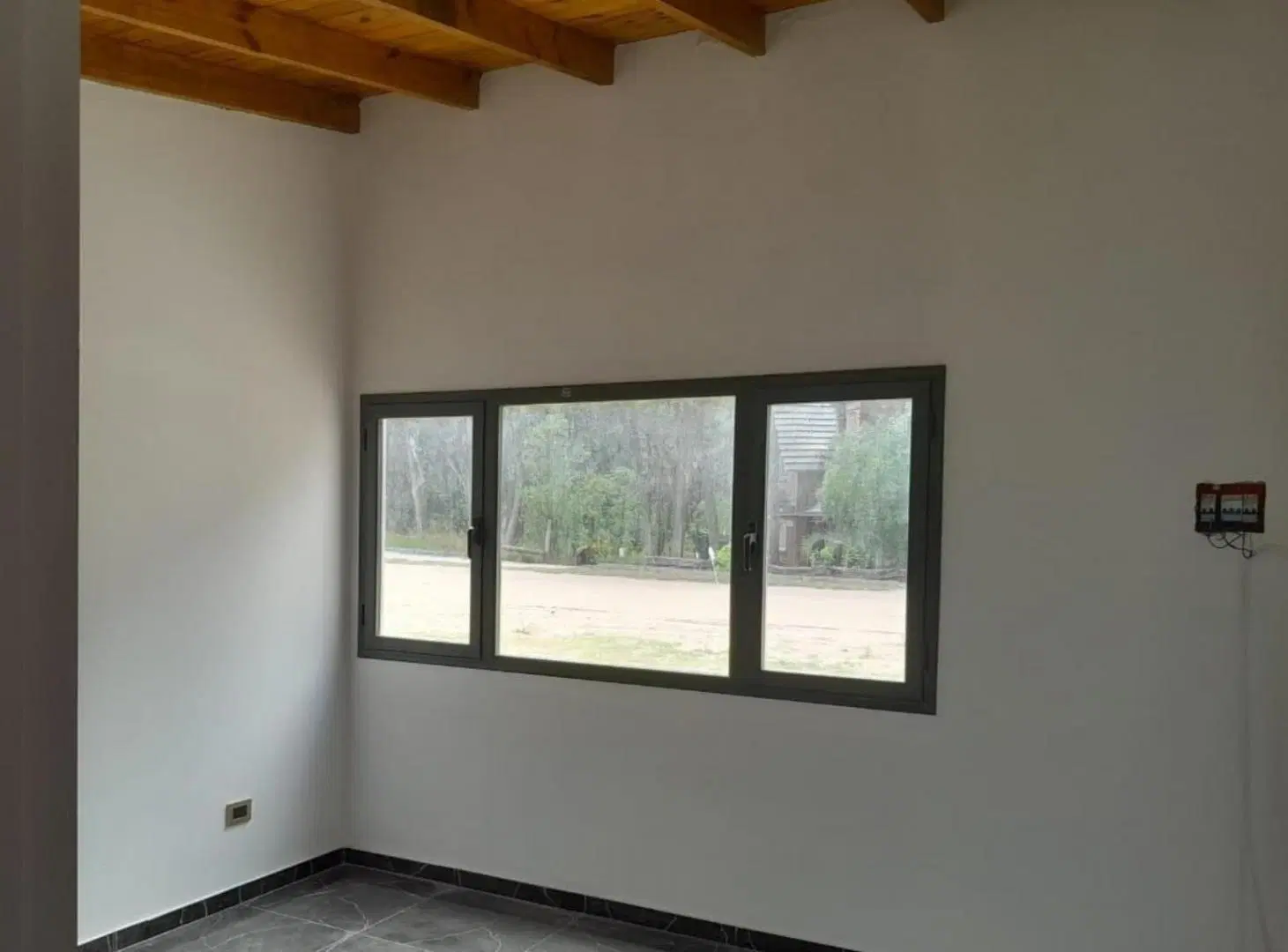 Casa en venta - 3 Dormitorios 2 Baños - Mar de las Pampas 3