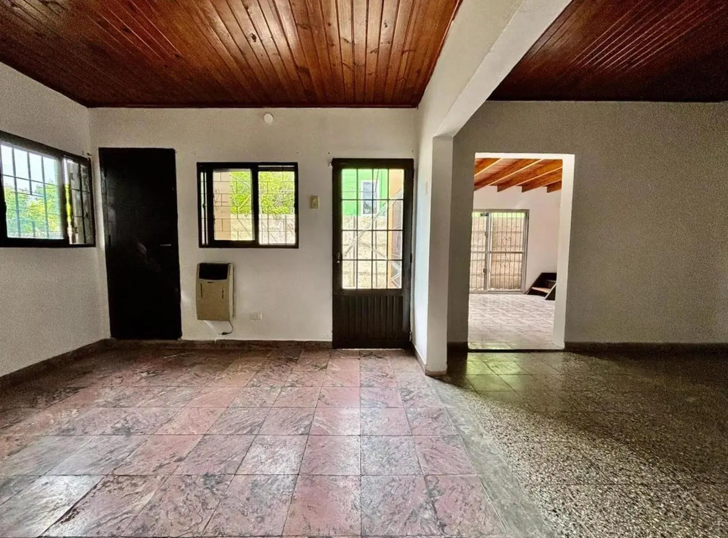 Casa en venta - 3 Dormitorios 3 Baños - Cocheras - 150Mts2 - La Plata 8