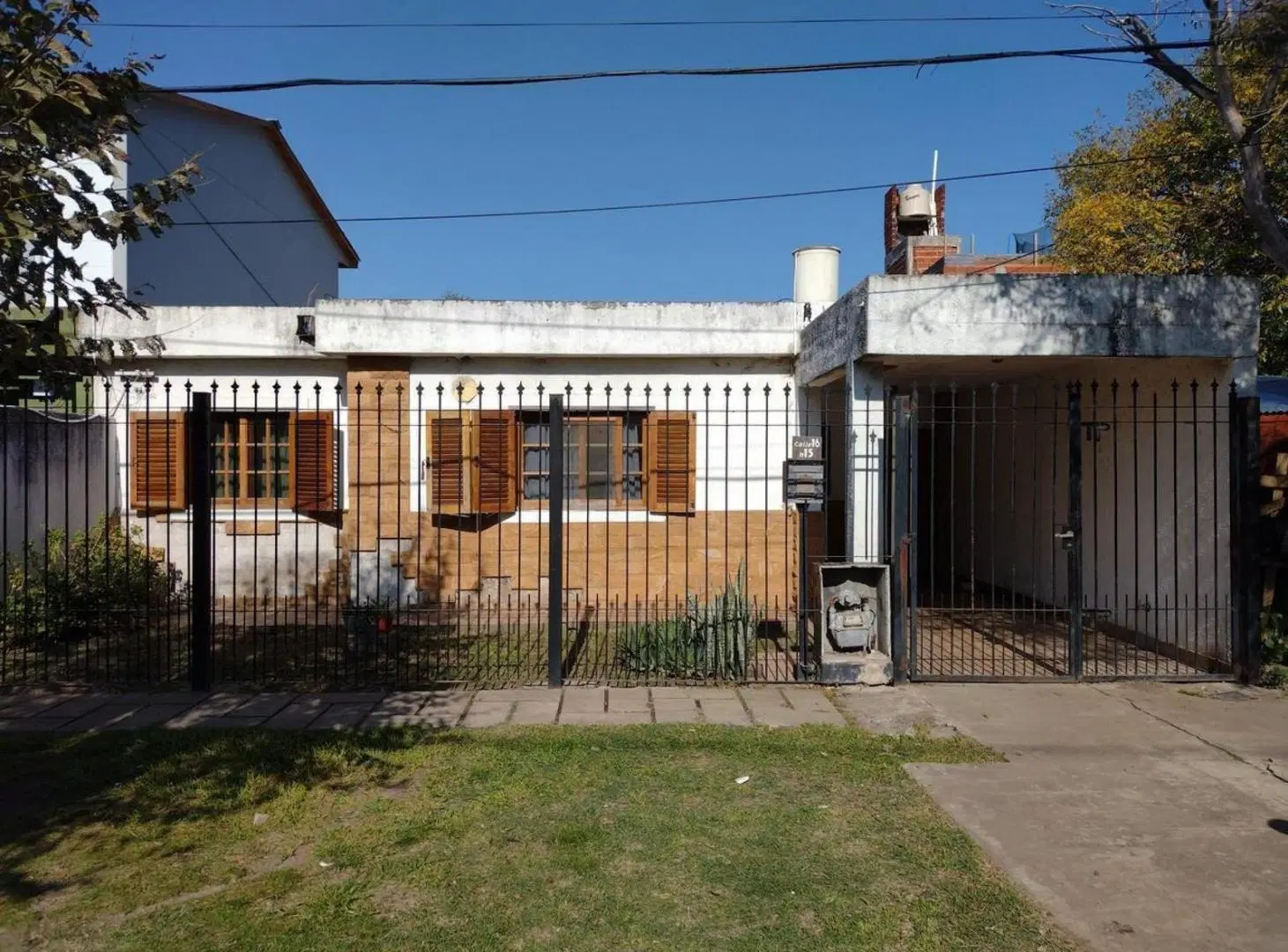 Casa en venta - 2 Dormitorios 1 Baño - Tolosa 5