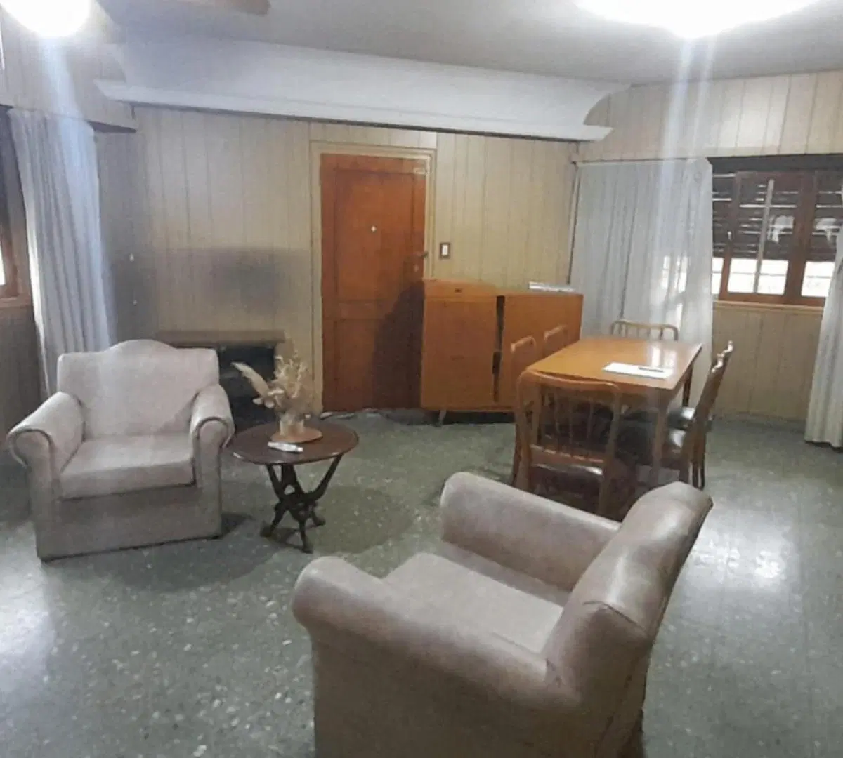 Casa en venta - 2 Dormitorios 1 Baño - Cochera - 181Mts2 - Lanús 4