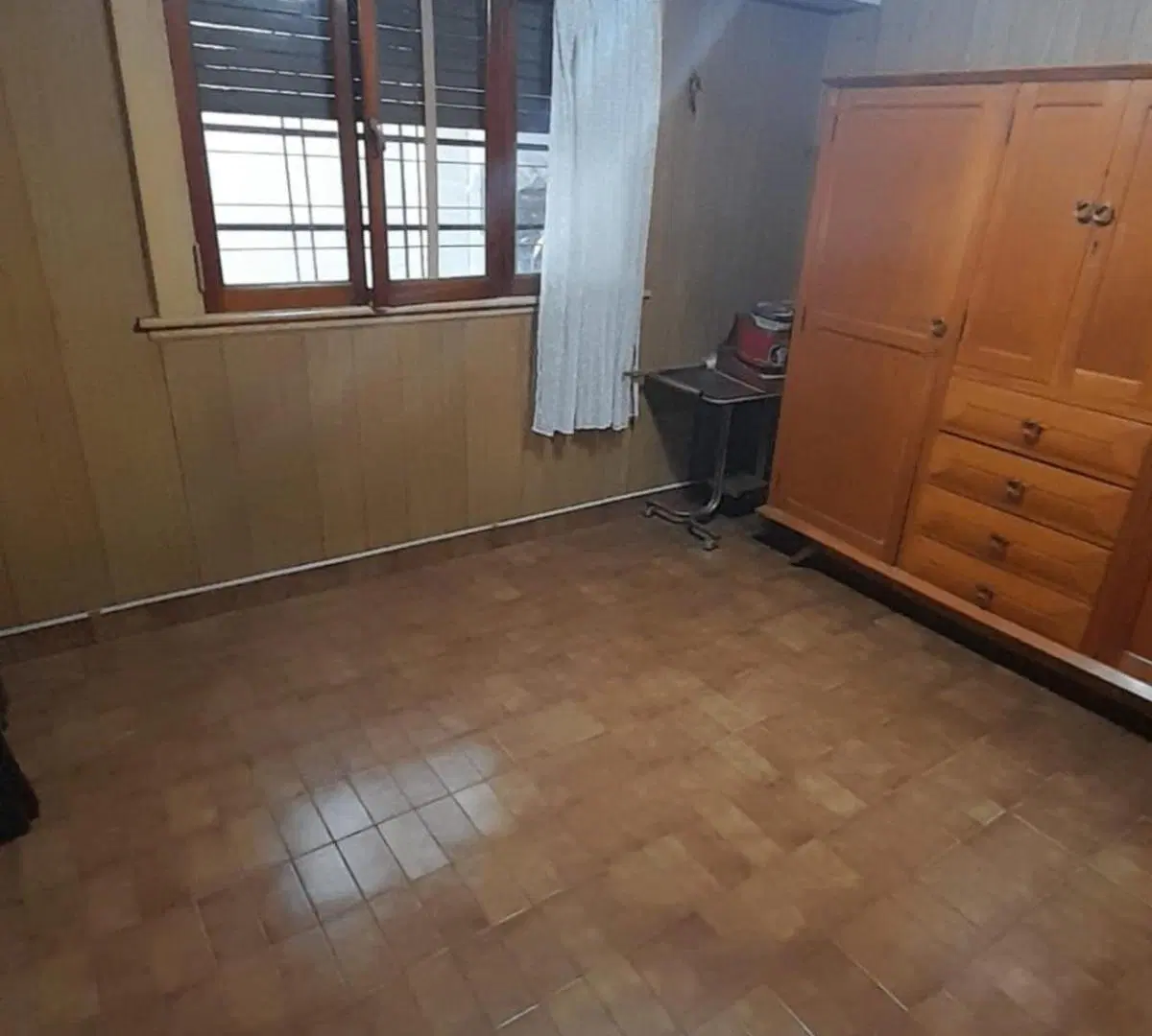 Casa en venta - 2 Dormitorios 1 Baño - Cochera - 181Mts2 - Lanús 8