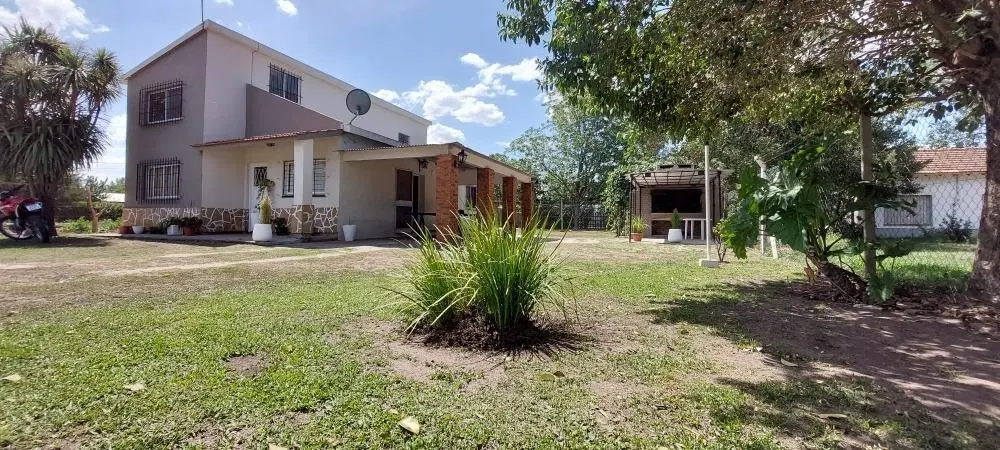 Casa en venta - 3 Dormitorios 1 Baño - 782Mts2 - Mercedes 2