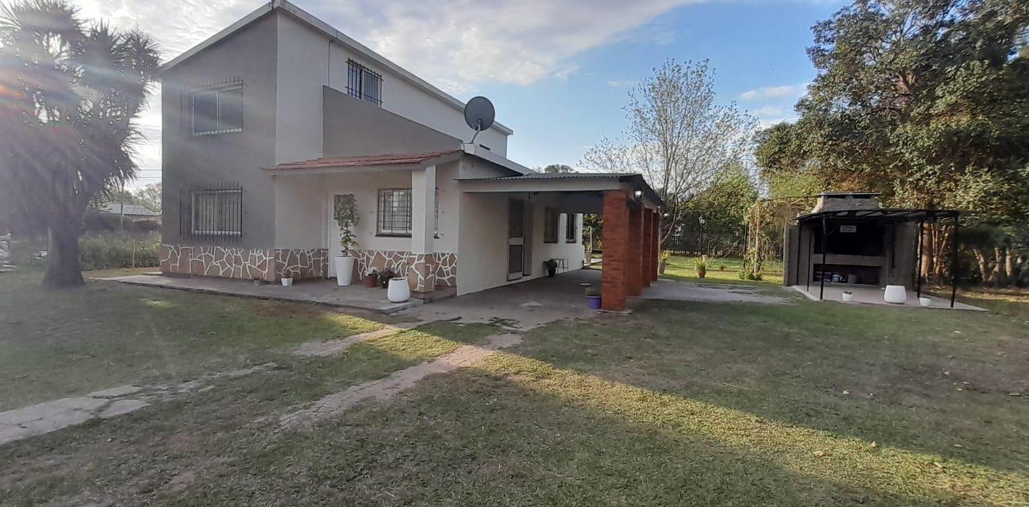 Casa en venta - 3 Dormitorios 1 Baño - 782Mts2 - Mercedes