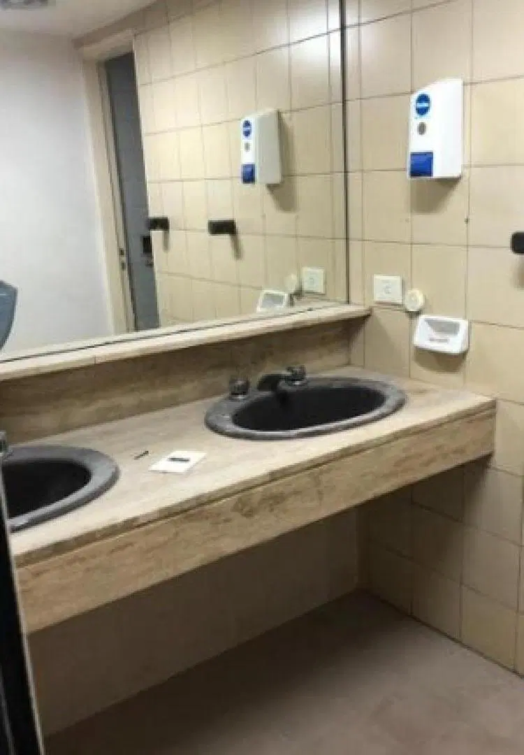 Oficina en alquiler - 2 Despachos 2 Baños - 272Mts2 - San Nicolás 3