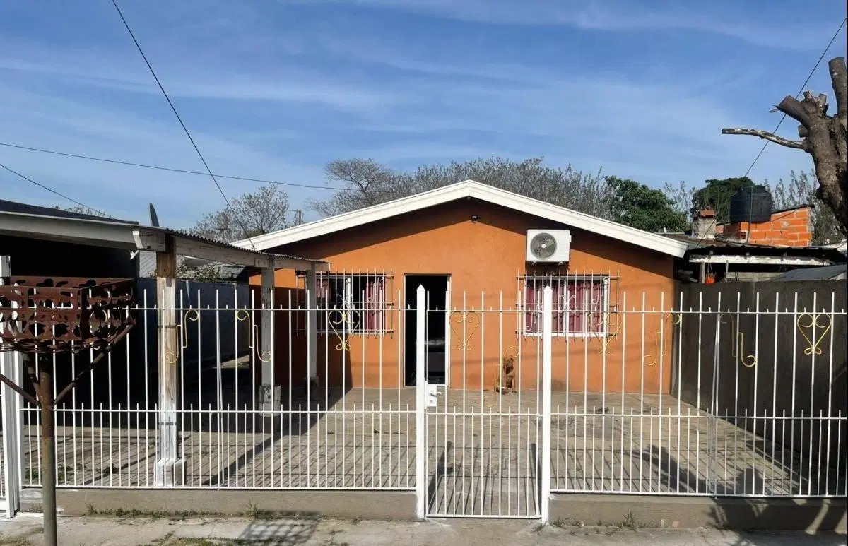 Casa en venta - 2 Dormitorios 2 Baños - 500mts2 - Moreno 2