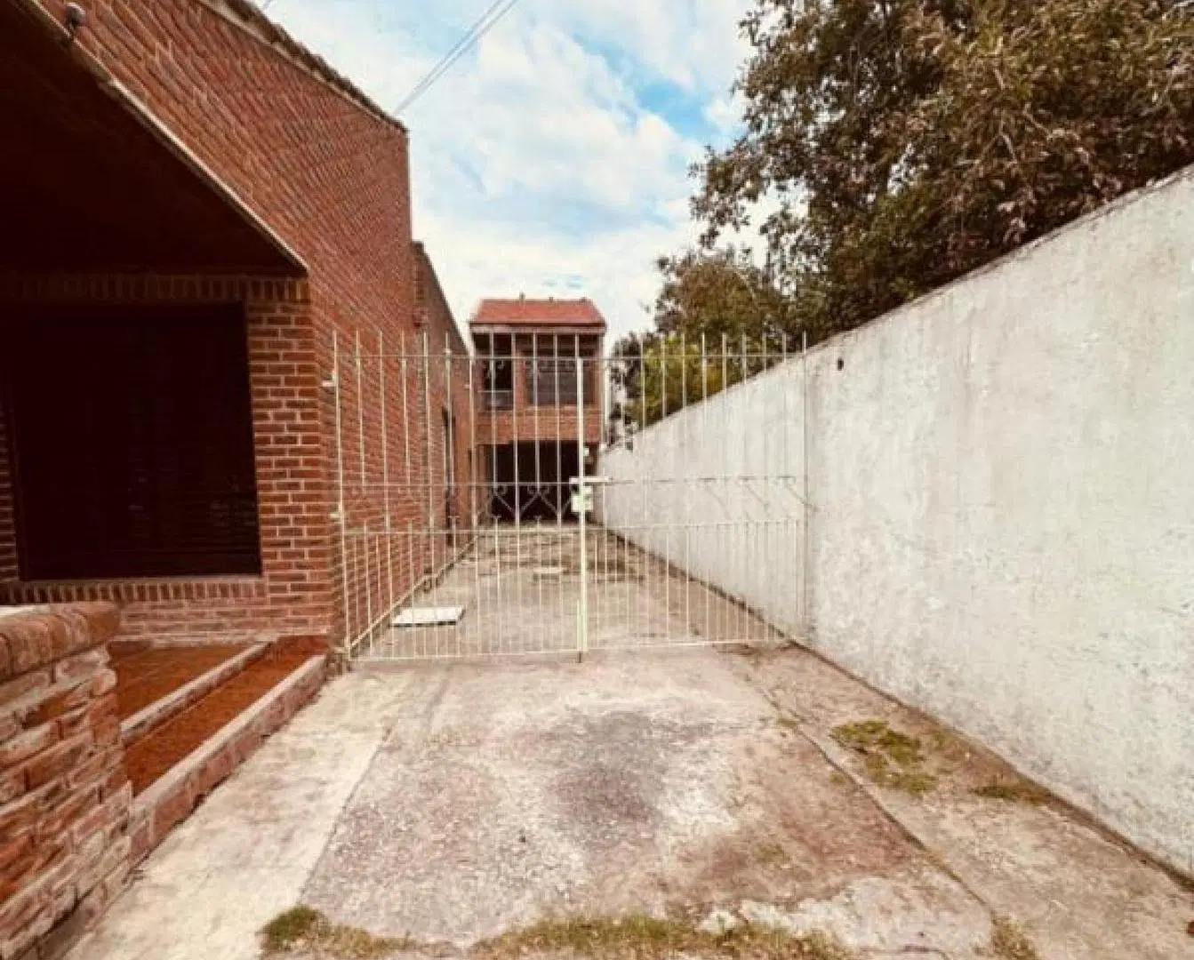 Casa en venta - 3 Dormitorios 2 Baños - Mar del Plata 2
